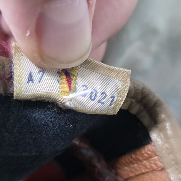 Dooney & Bourke Vintage Teton AWL Red Navy Leather Backpack Drawstring Bag - Picture 10 of 10